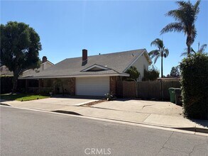 Building Photo - 1742 La Mesa Oaks Dr