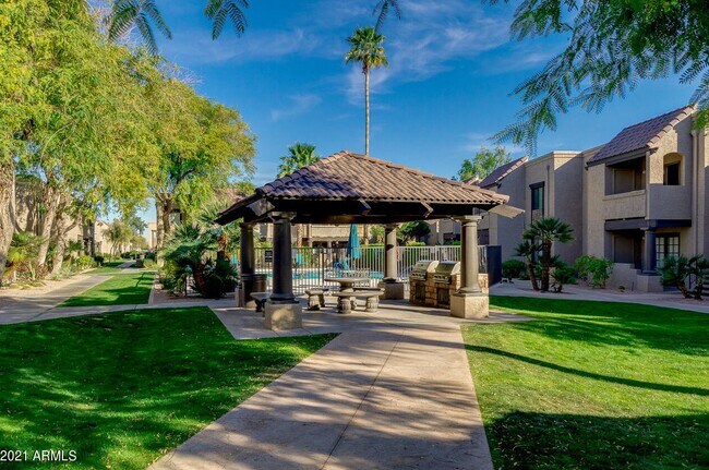 Building Photo - Bella Vita Condo-2 bed, 2 bath in Scottsdale