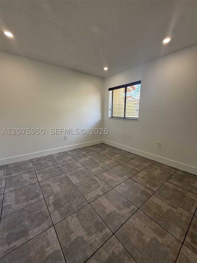Building Photo - 2775 W 61st St