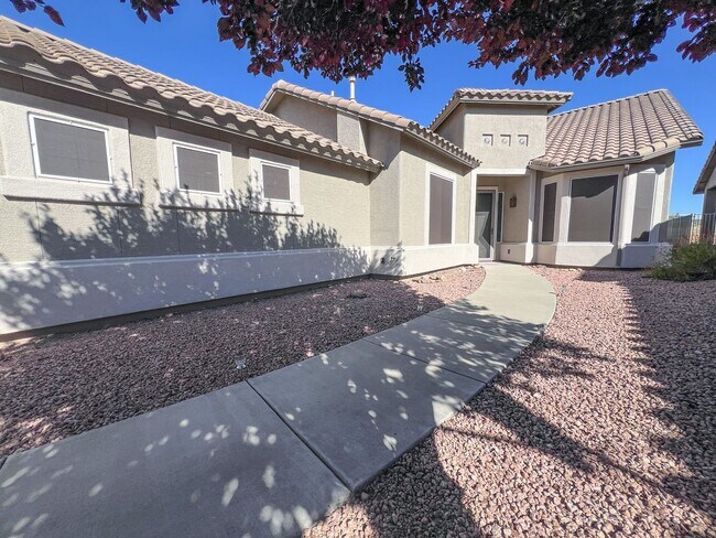 Building Photo - HOUSE - CORNVILLE/COTTONWOOD -GYM/POOL- VE...
