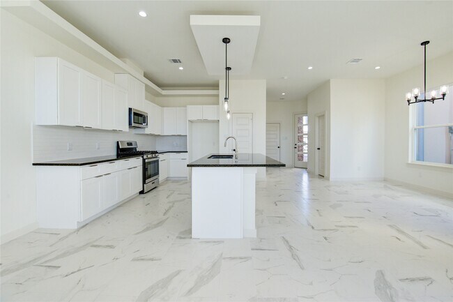 Building Photo - 2931 El Fenice Ln