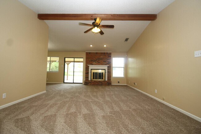 Foto del edificio - 3205 Tallwood Dr