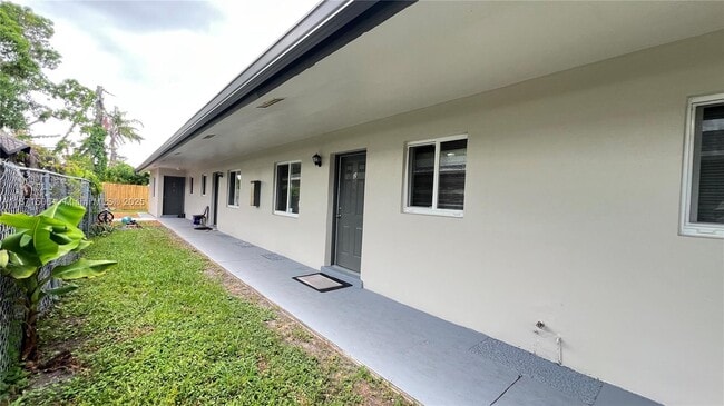 Building Photo - 701 SW 15th Ave