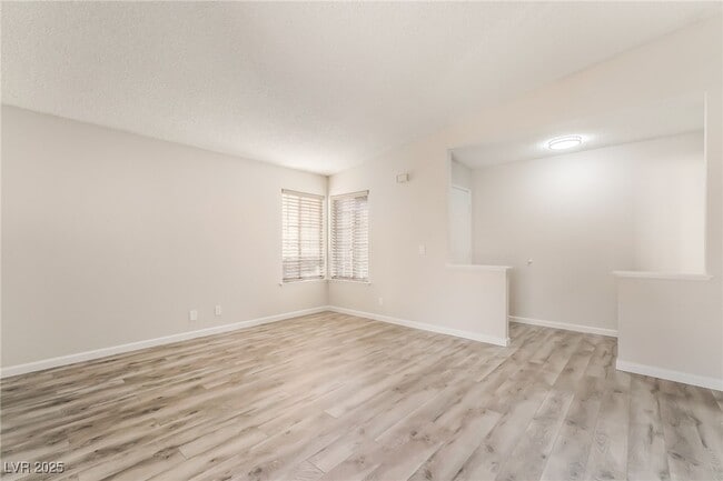 Foto del edificio - 603 Carleton Dr