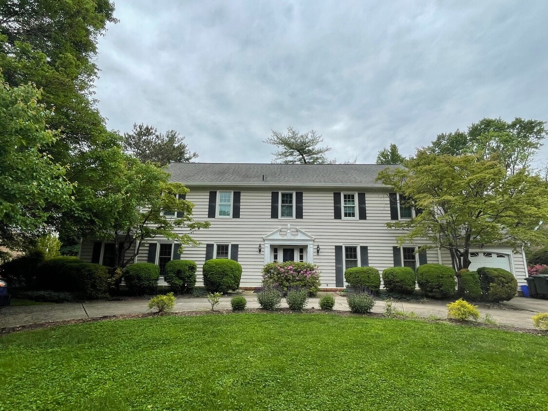 Photo - 11920 Gainsborough Rd (Potomac, MD)
