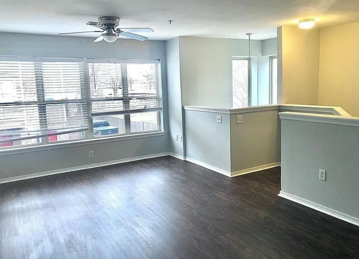 2 Bed/2.5 Bath Townhouse off Razorback Greenway - 2 Bed/2.5 Bath Townhouse off Razorback Greenway