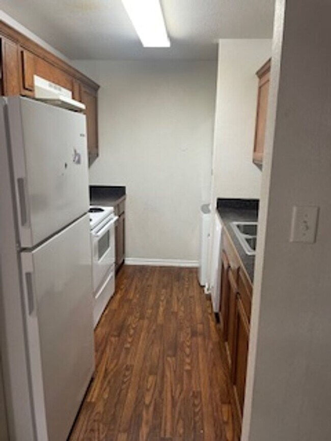 Foto del edificio - 355 W Oak St