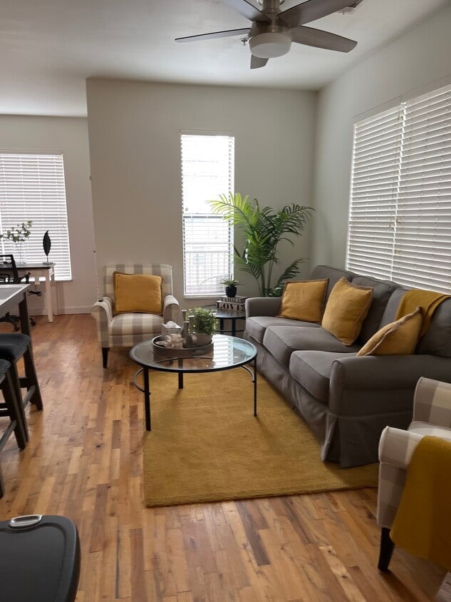 Living room - 238 Walker St SW