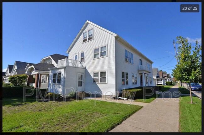 Building Photo - 3005 17th St
