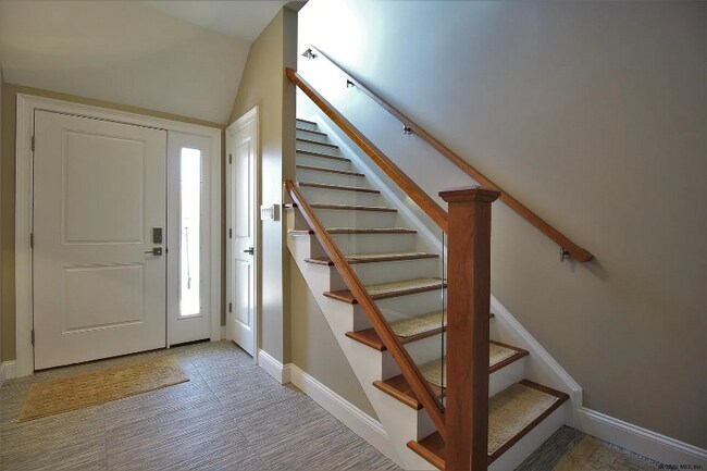 Foto del edificio - 713 Lois Ln