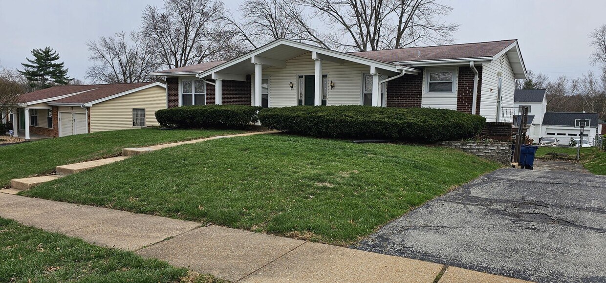 Foto del edificio - 11864 Featherwood Dr