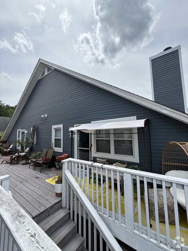 Building Photo - 12759 St James Pl