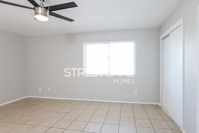 Building Photo - Charming 2 Bedroom in Glendale!
