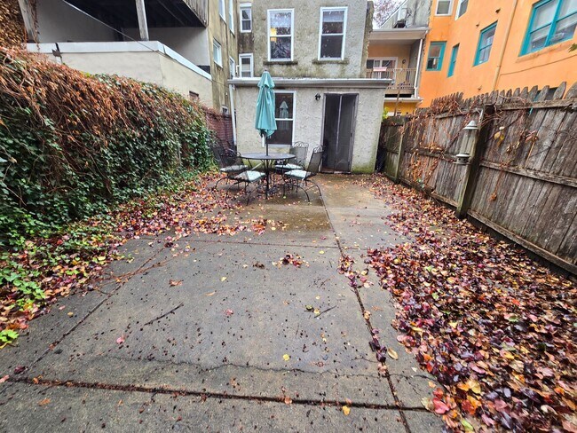 Foto del edificio - 2055 Fitzwater St