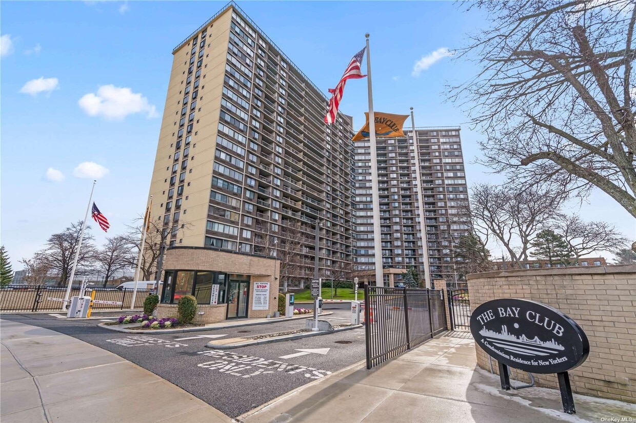 2 Bay Club Dr Unit 20M, Queens, NY 11360 Condo for Rent in Queens, NY