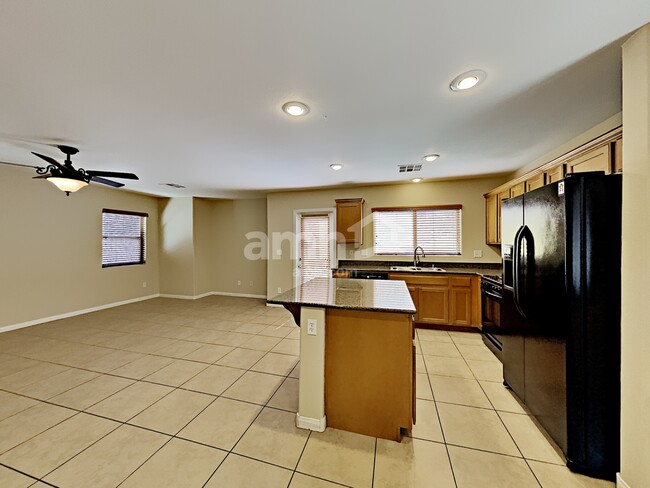 Foto del edificio - 6489 Holyrod Park Ct