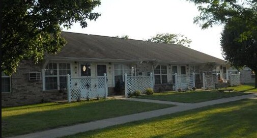 Foto del edificio - 995 Meadow Ln