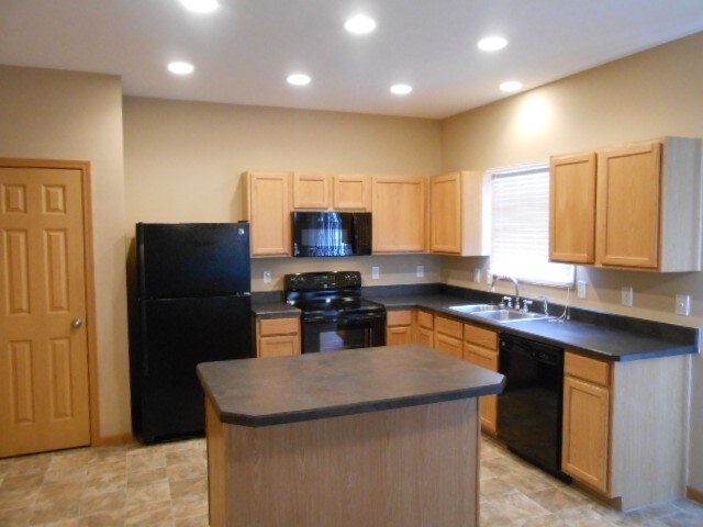 Foto del edificio - 5632 Larksdale Dr