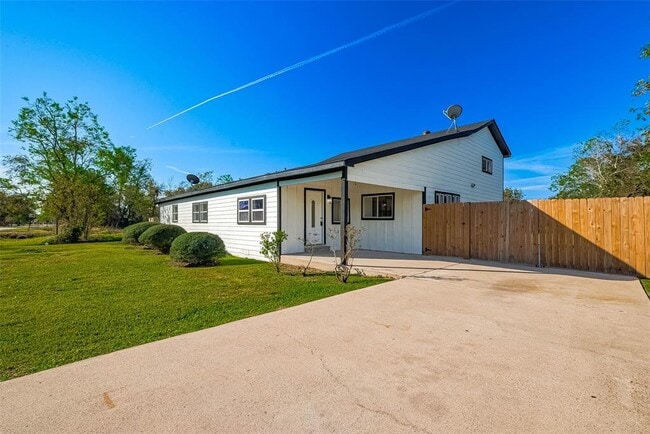 Building Photo - 4104 Scenic Dr
