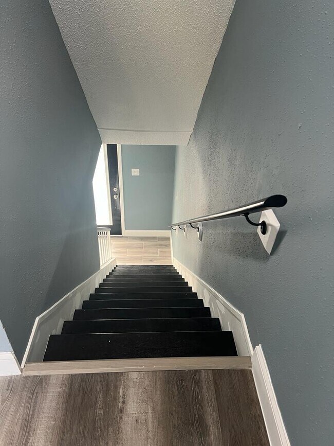 Foto del edificio - 6941 Calder Ave