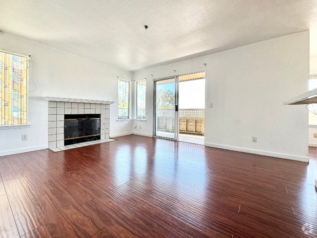 Building Photo - 705 Canonbury Way