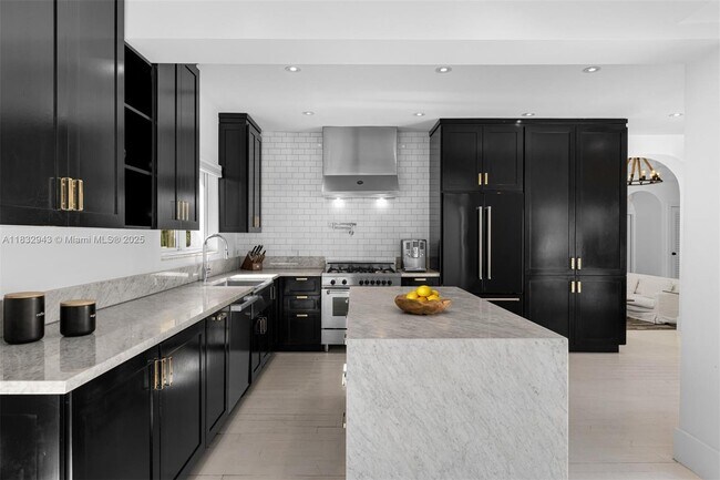 Foto del edificio - 712 NE 72nd St
