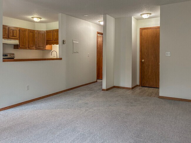 Building Photo - ONE MONTH FREE- Gresham 1 Bedroom Condo Available for Move In ! Call today