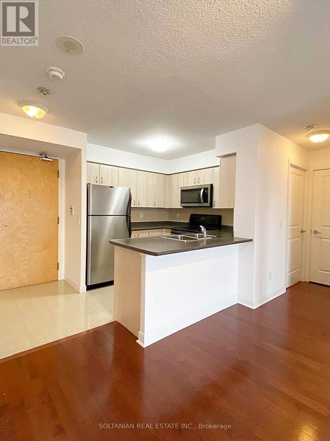 Building Photo - 4978 Yonge St