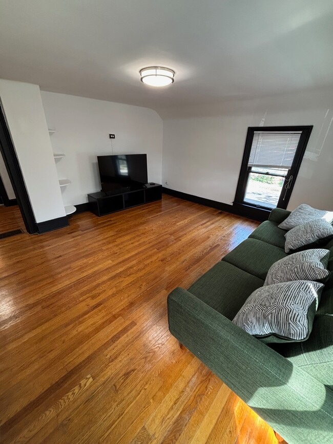 sala de estar - 302 W Washington St