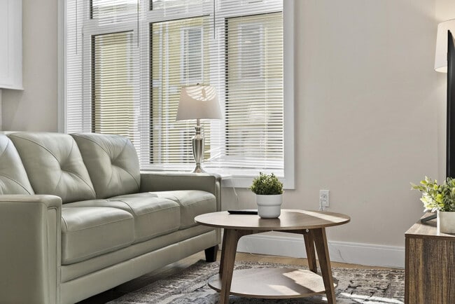 Building Photo - 394 McGrath Hwy