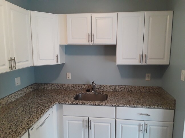 Building Photo - 3124 Brinkley Rd