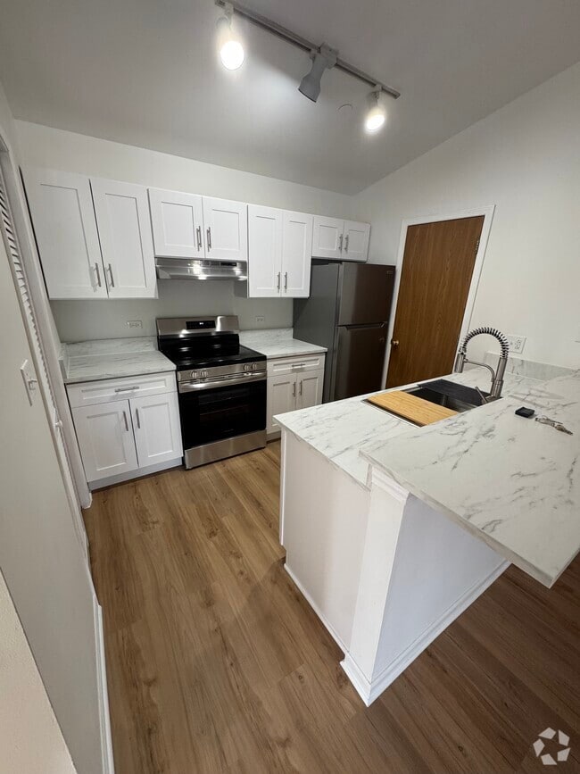 Building Photo - 1347 Cunat Ct
