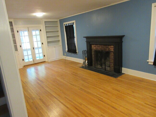Living Room - 2215 Storm St