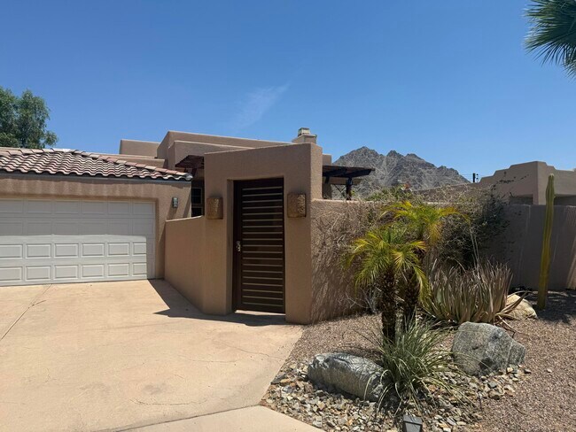 Building Photo - 54610 Avenida Alvarado