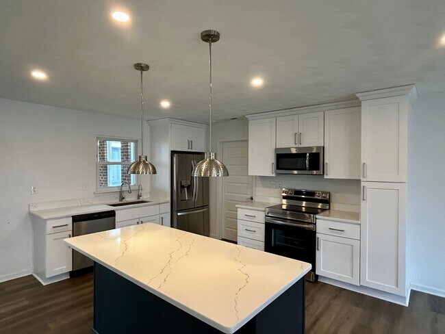 Building Photo - 3001 Guenevere Dr