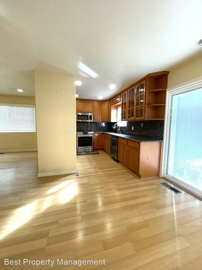 Building Photo - 3 br, 2.5 bath House - 29267 Lone Tree Place