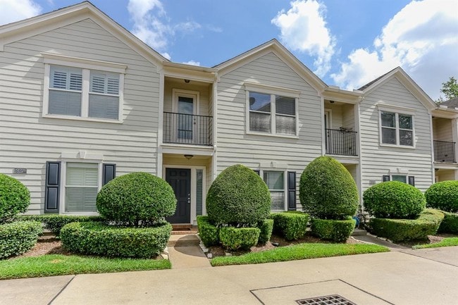 Building Photo - 923 E Heights Hollow Ln