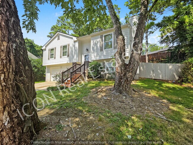 Foto del edificio - 3 or4-Bed Family Home in Marietta with Spacious Layout & 2.5 Baths with fenced yard and cul de sa...