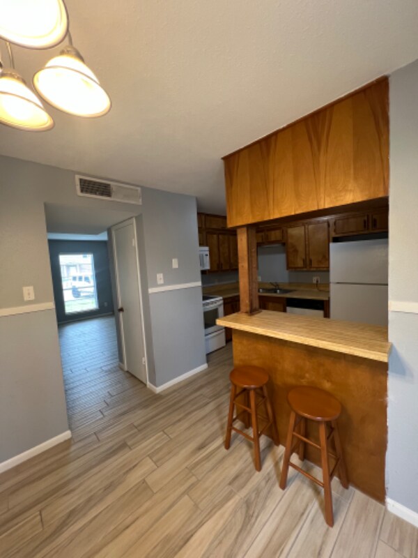 Foto del edificio - 4225 Walnut Hills Dr