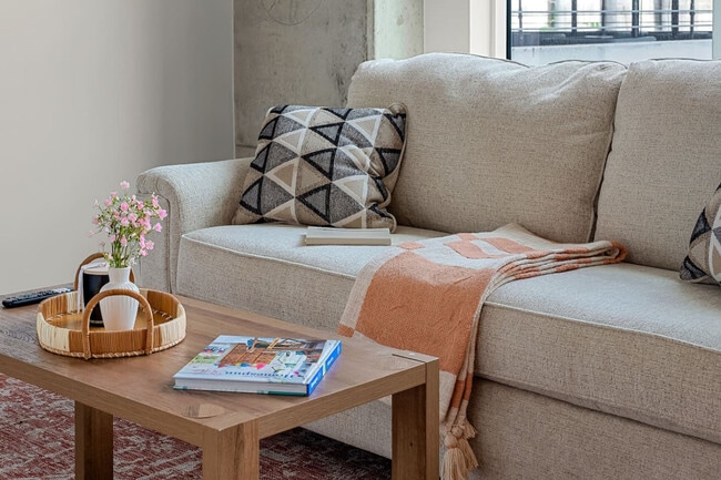 Building Photo - 617 N 12th St Building Photo - 617 N 12th St