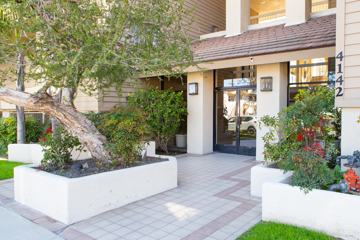 Bixby Country Club Apartments Apartments in Long Beach, CA