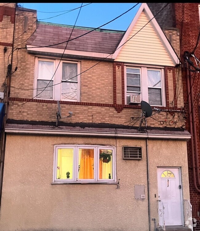 Building Photo - 512 Grand Ave