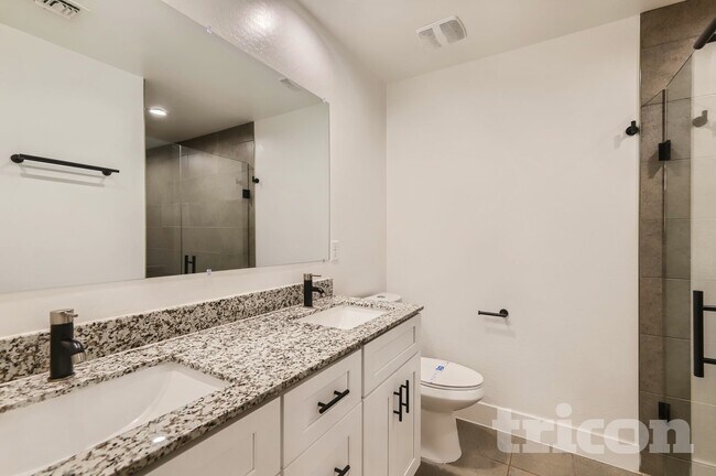 Foto del edificio - 4665 S 38th Ln