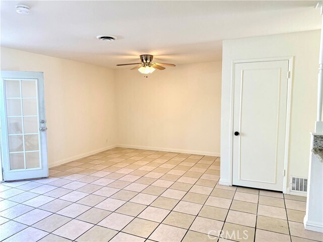 Foto del edificio - 684 E Lee Pl