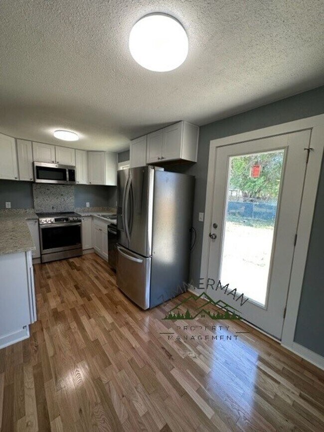 Foto del edificio - 3 br, 1 bath House - 1740 City View