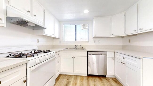 Building Photo - 20814 Seine Ave