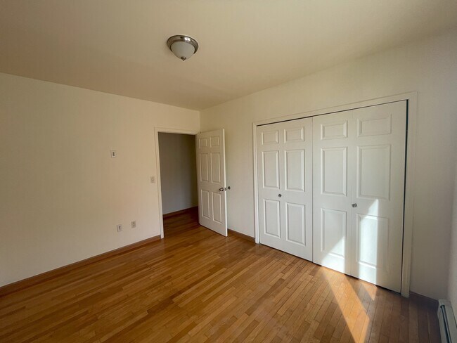 Building Photo - 217 Graff Ave