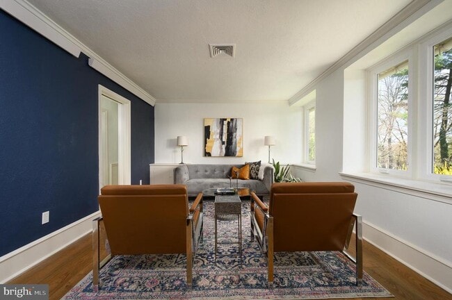 Building Photo - 1385 Woodland Rd