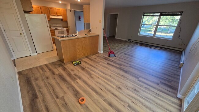 Foto del edificio - 433 Clinton Ct