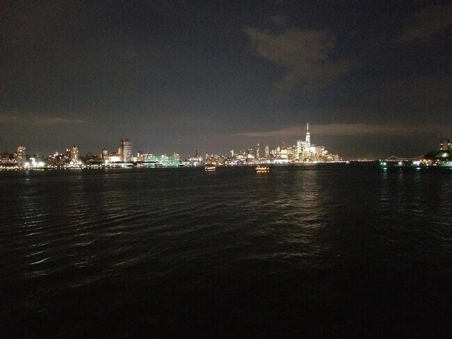 Foto del edificio - 600 Harbor Blvd